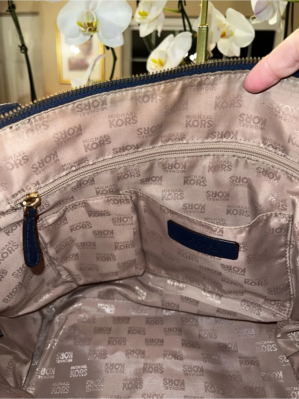 Michael Kors Jet Set Navy Pebbled Leather Tote Bag Gold Hardware MK Charm Large - Picture 13 of 16